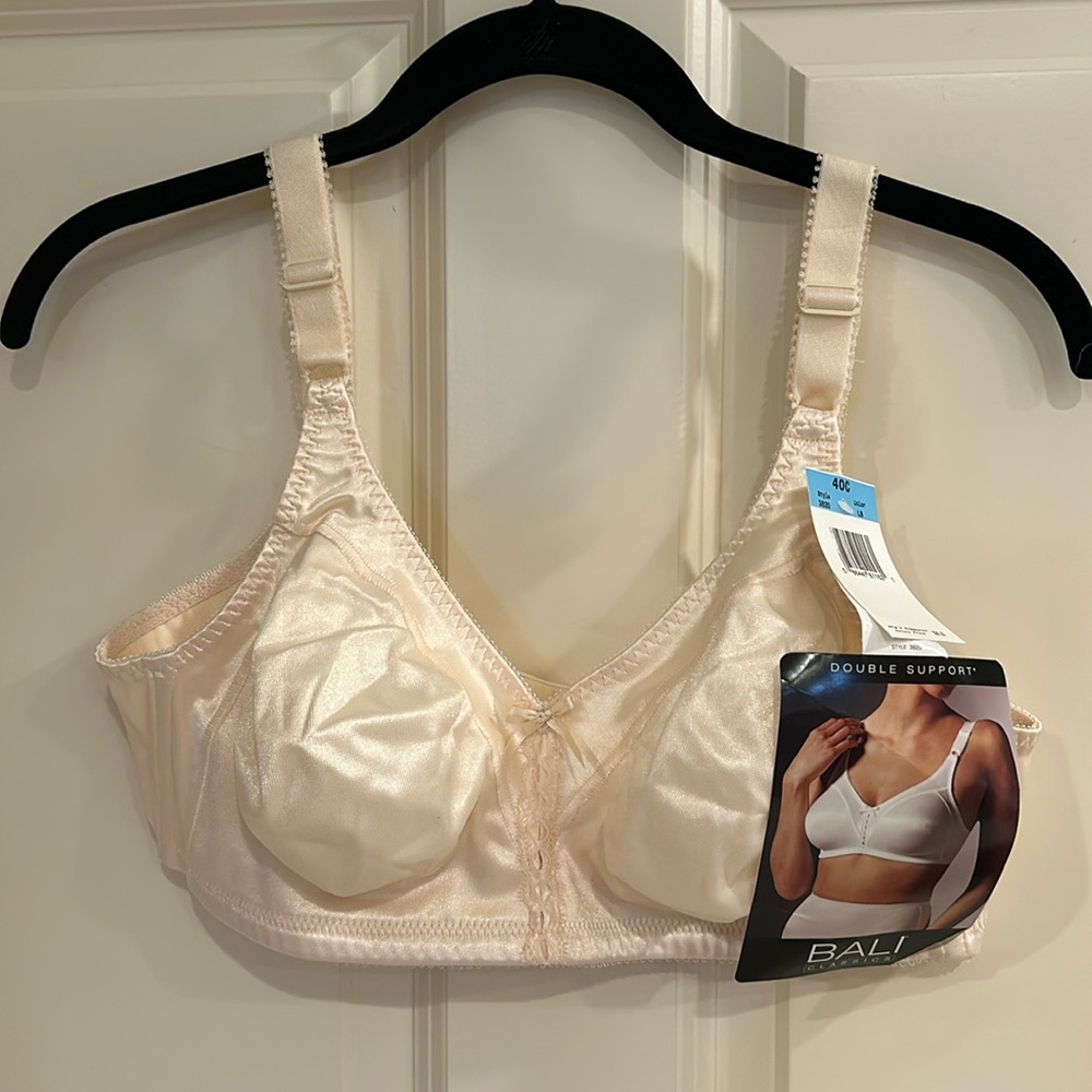 NWT Bali Bra.  Size 40C. Color is cream